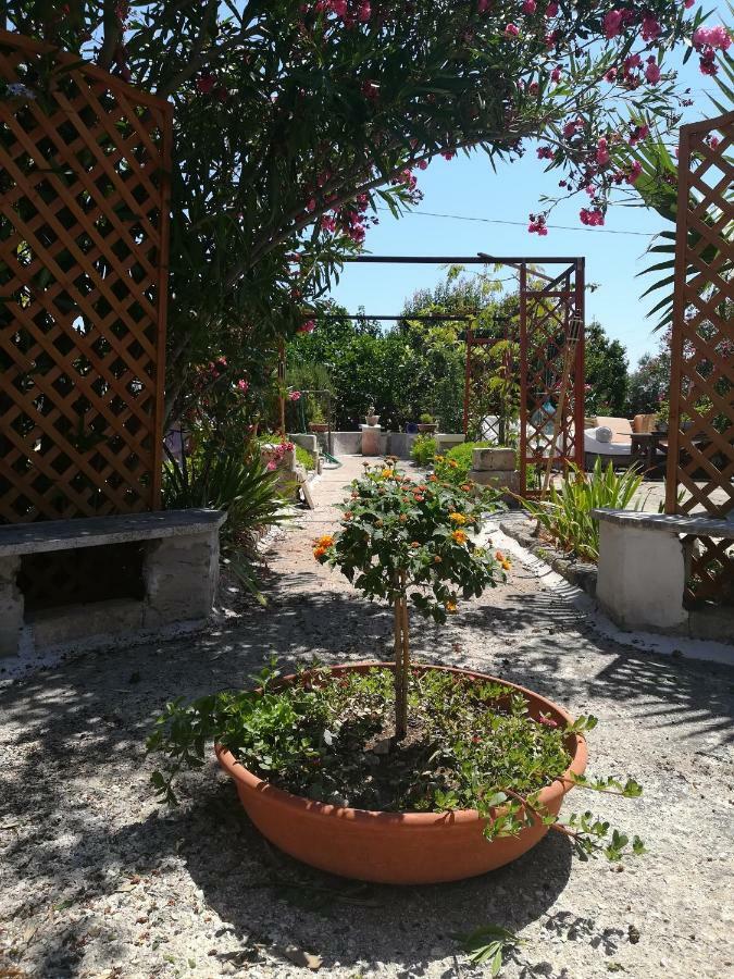 Вилла Secret Garden Джовинаццо Экстерьер фото